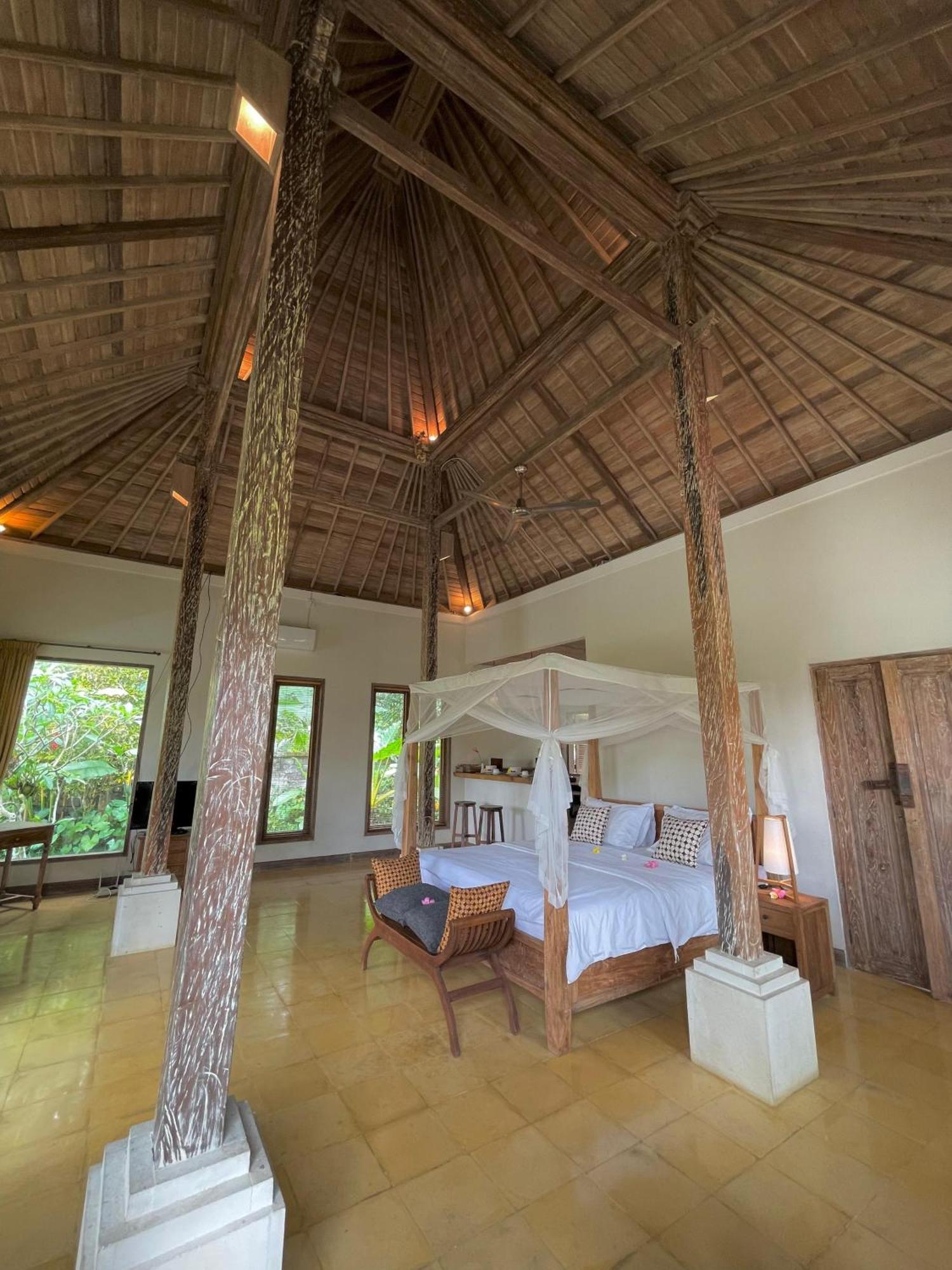 Thani Villa Ubud Exterior photo