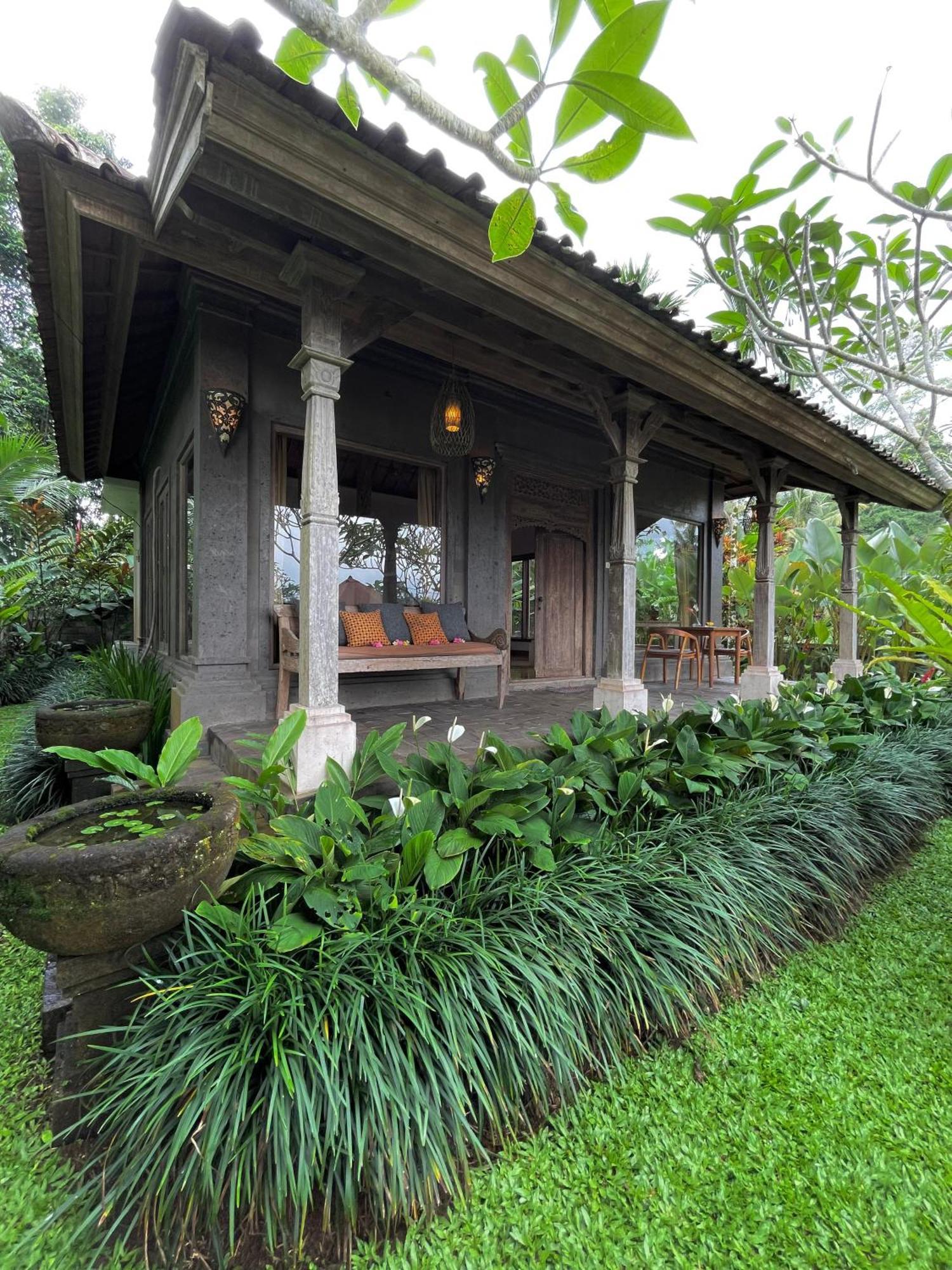 Thani Villa Ubud Exterior photo