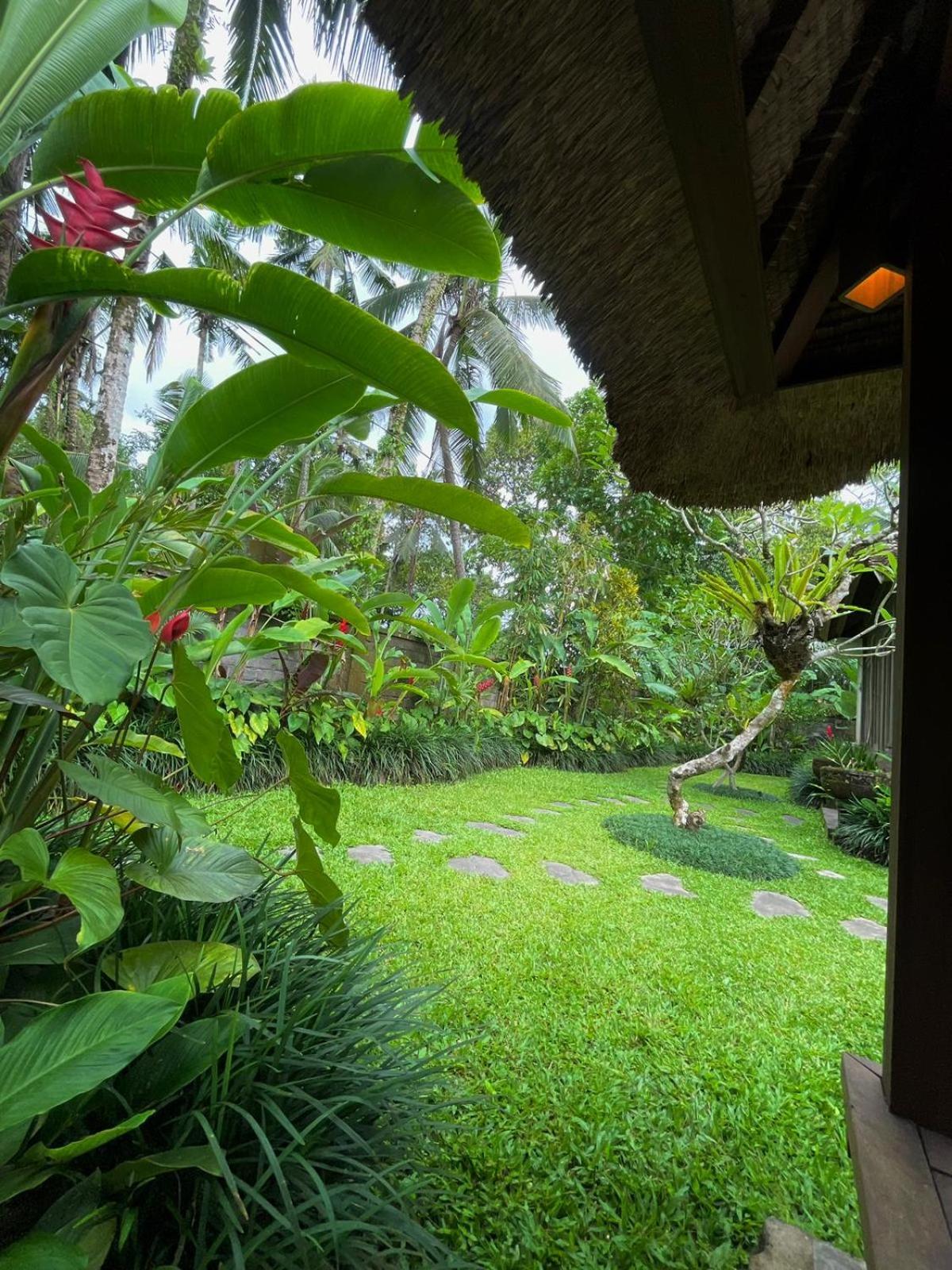 Thani Villa Ubud Exterior photo