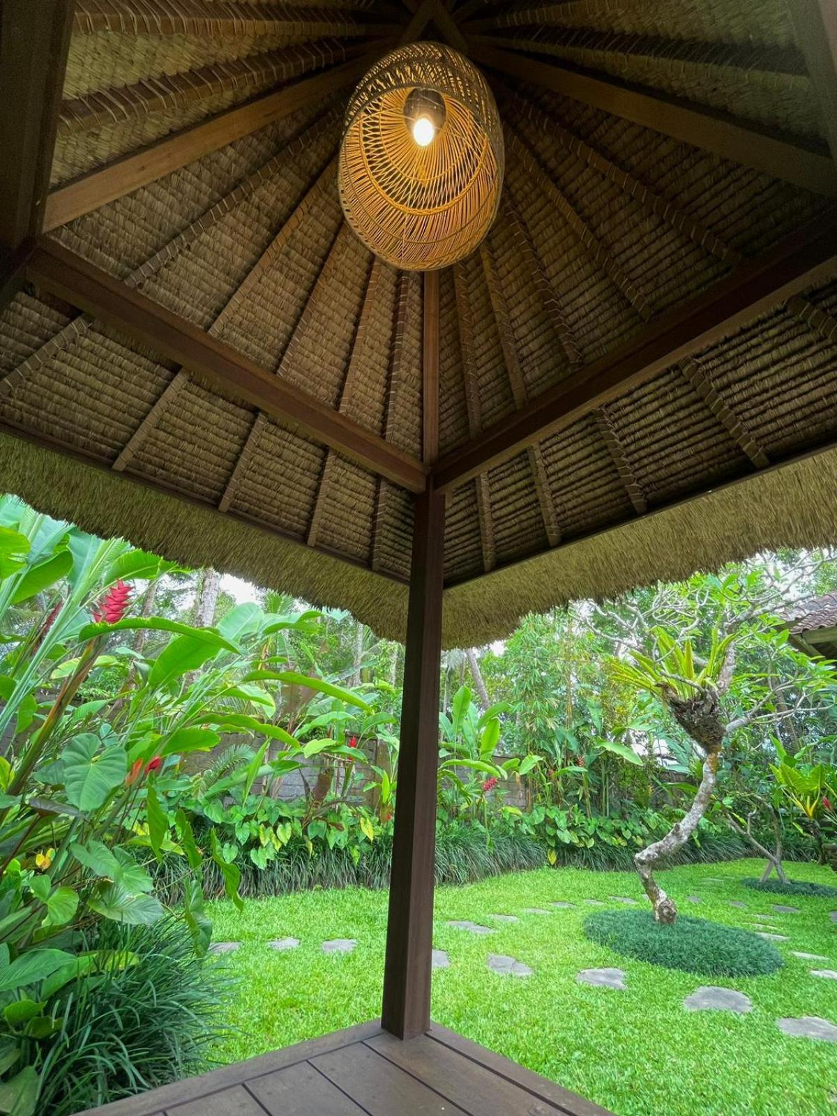 Thani Villa Ubud Exterior photo