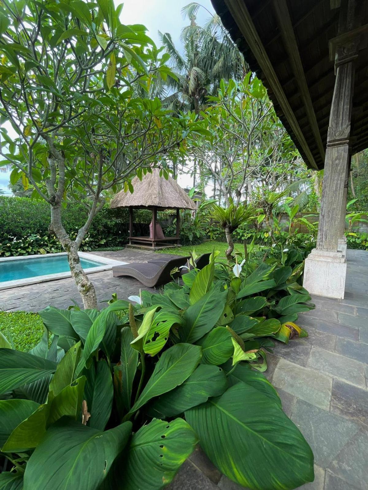 Thani Villa Ubud Exterior photo