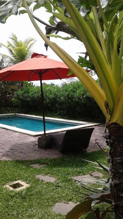 Thani Villa Ubud Exterior photo