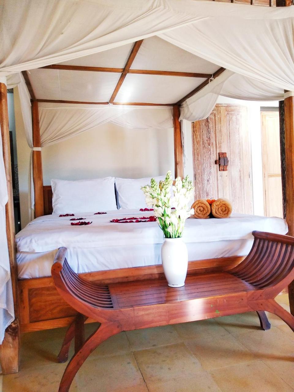 Thani Villa Ubud Exterior photo