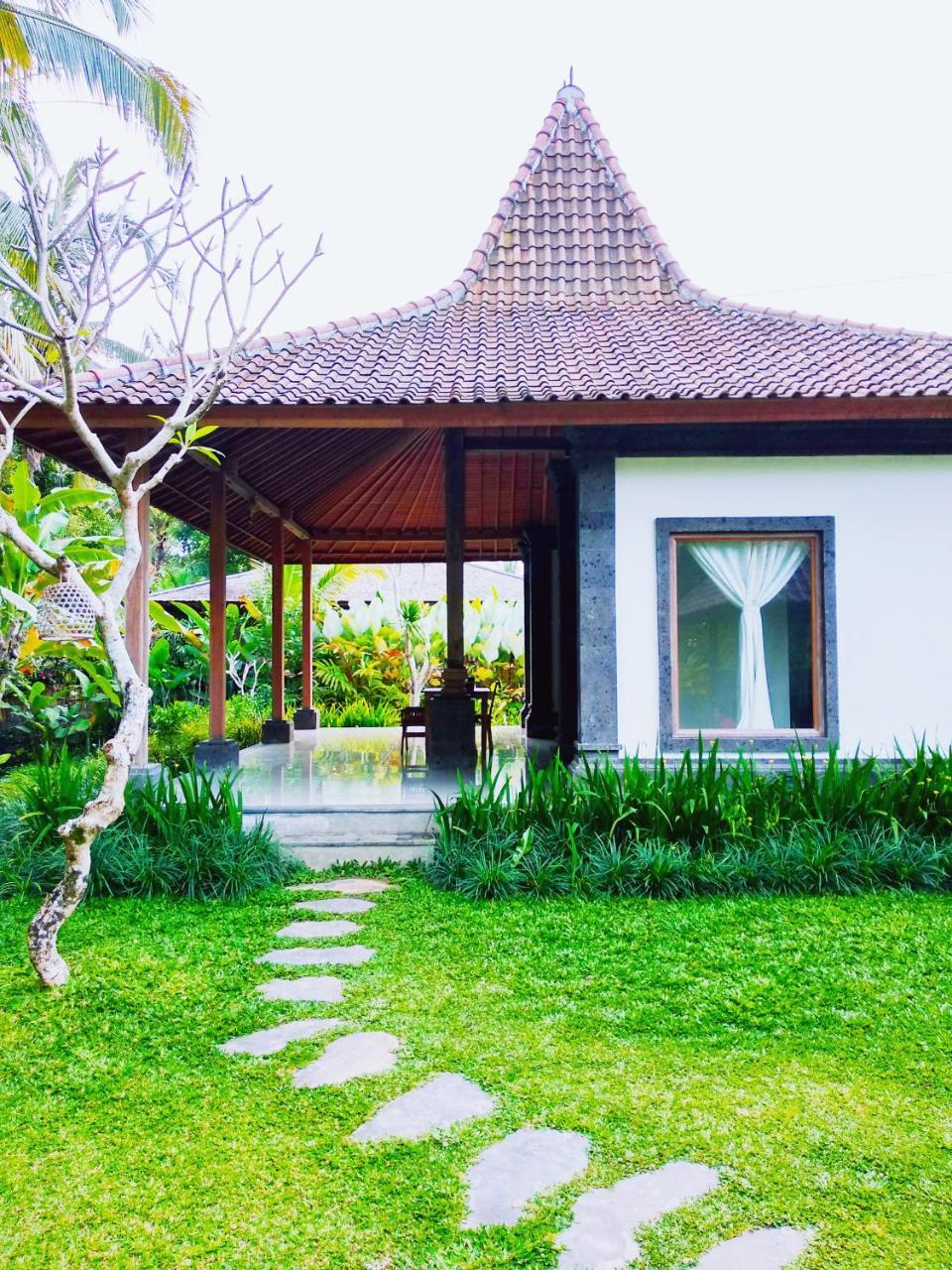 Thani Villa Ubud Exterior photo