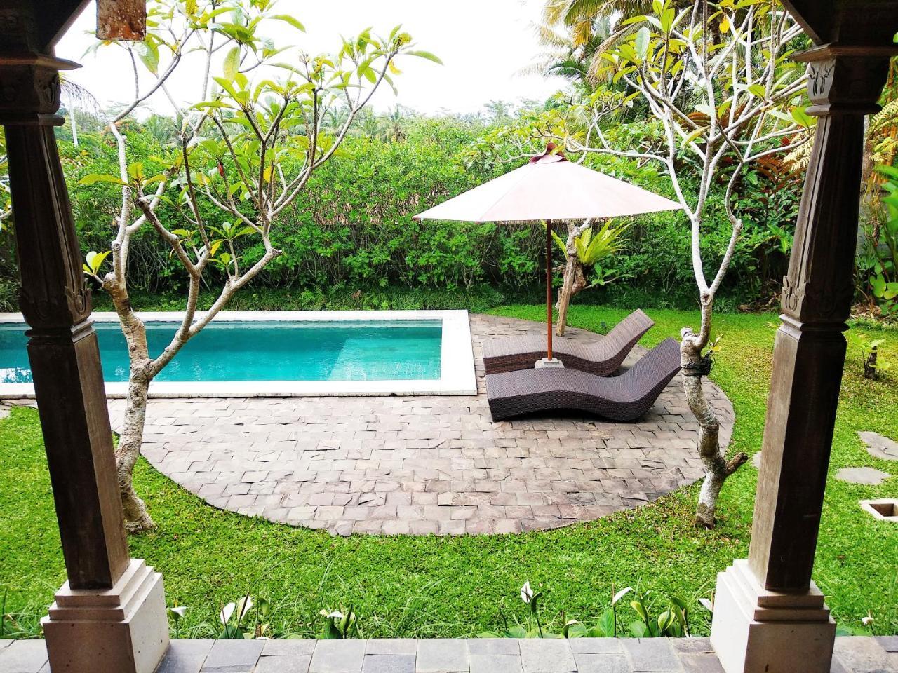 Thani Villa Ubud Exterior photo
