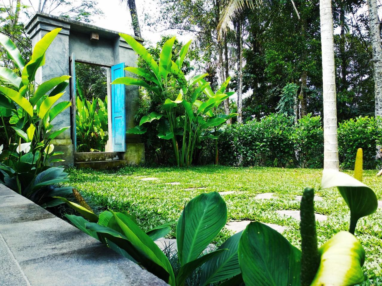 Thani Villa Ubud Exterior photo