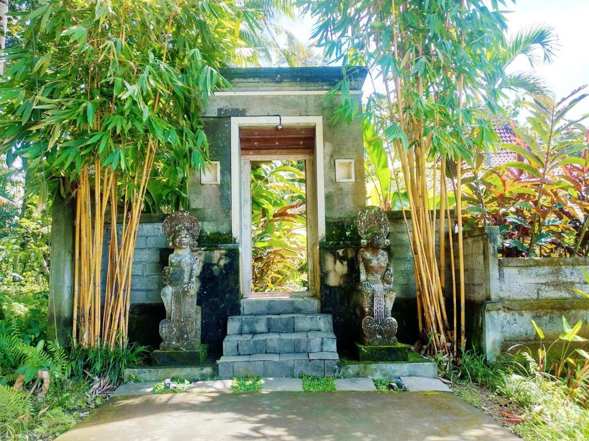 Thani Villa Ubud Exterior photo