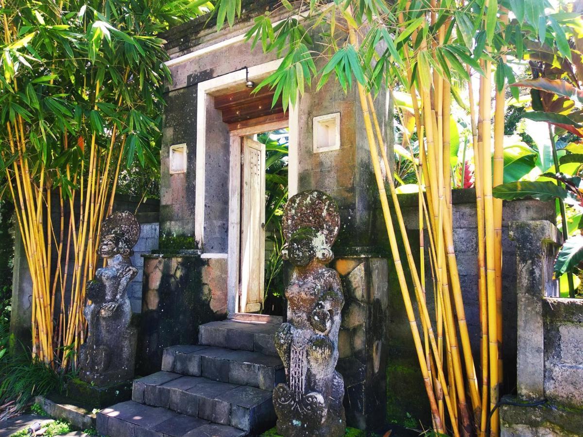 Thani Villa Ubud Exterior photo